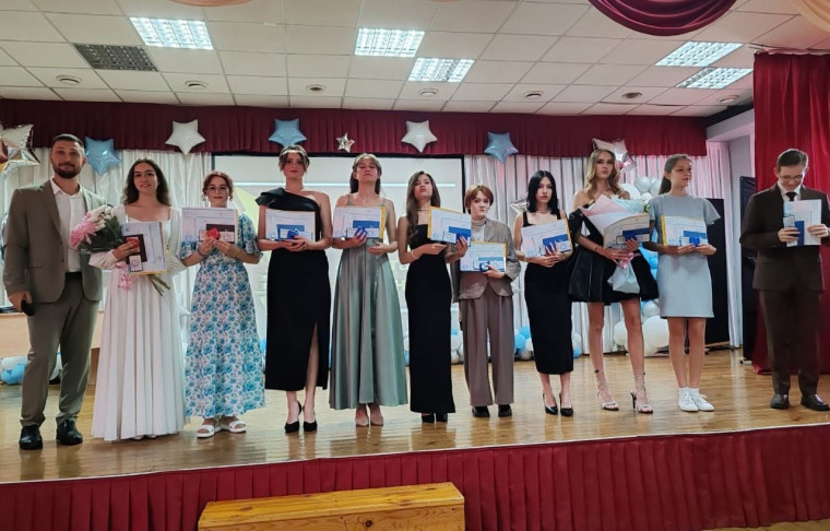Окончен бал... Счастливого пути, сорок шестые!.